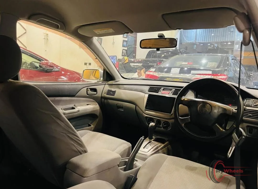 2007 Daihatsu Mira main vehicle photo
