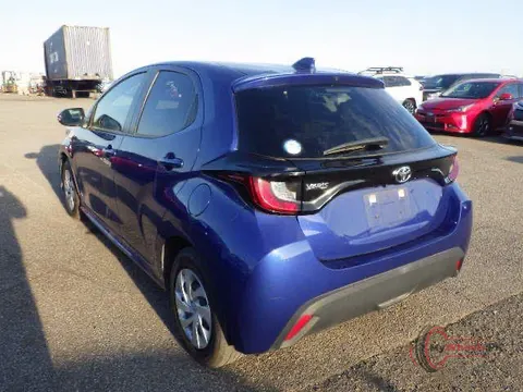 2021 Toyota YARIS HATCHBACK X photo 12