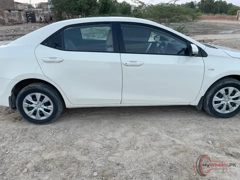 2017 Toyota Corolla GLi 1.3 photo 3