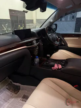 2020 LEXUS LX LX570 photo 4
