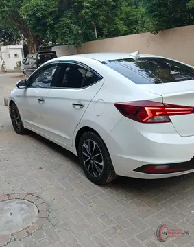 2023 Hyundai Elantra GL photo 1