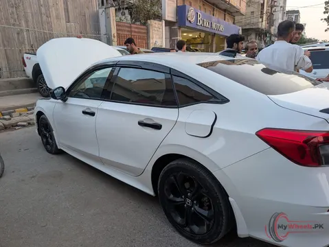 2024 Honda Civic RS Turbo photo 2