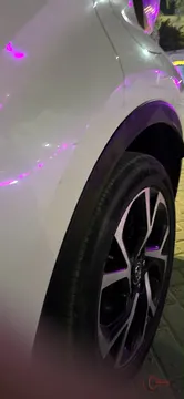 2018 Toyota C-HR G photo 5