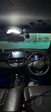 2018 Toyota C-HR G photo 7
