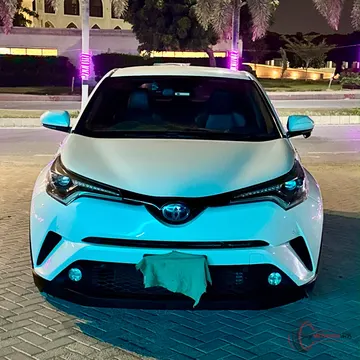 2018 Toyota C-HR G photo 2