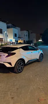2018 Toyota C-HR G photo 13