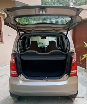 2017 Suzuki Wagon R VXL photo 4