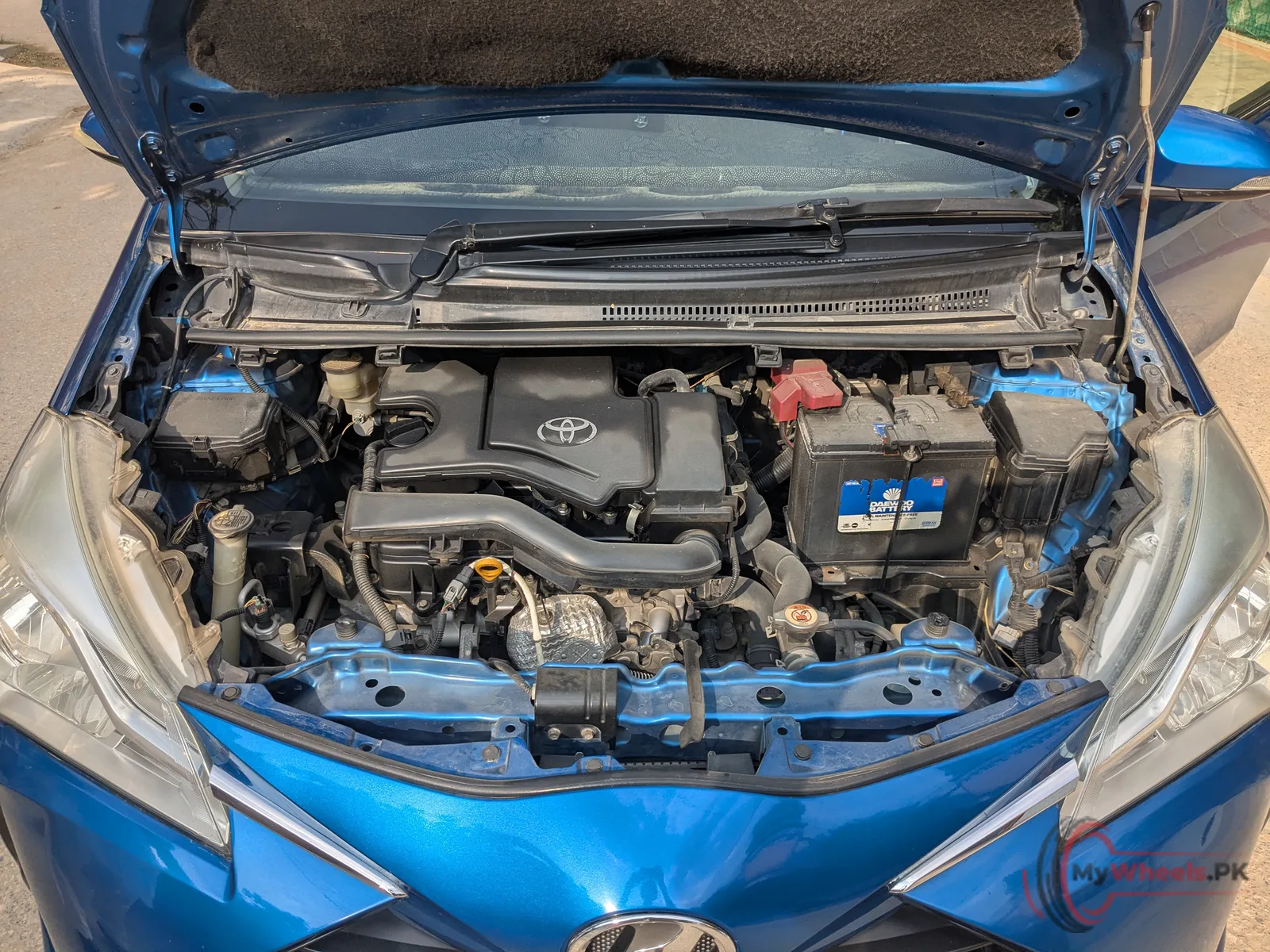 2018 Toyota VITZ F 1.0 main vehicle photo