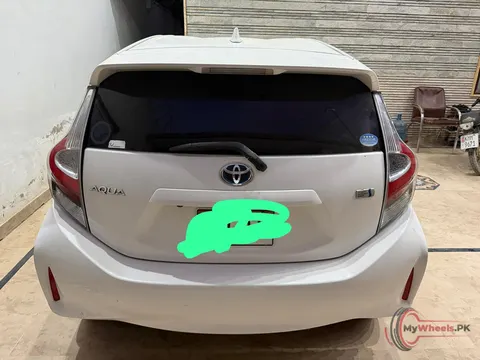 2021 Toyota Aqua photo 1