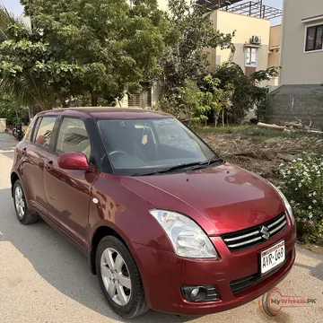 2013 Suzuki Swift DLX 1.3 NAVIGATION photo 3