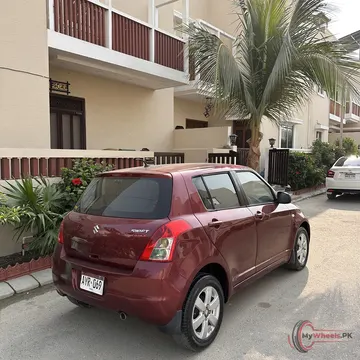2013 Suzuki Swift DLX 1.3 NAVIGATION photo 5