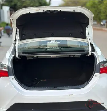 2017 Toyota Corolla ALTIS 1.6 photo 3