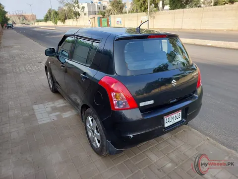 2017 Suzuki Swift DLX AUTOMATIC 1.3 photo 5
