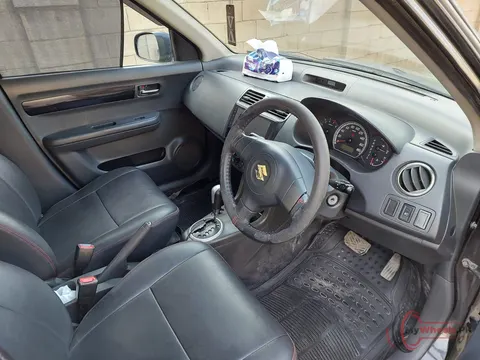 2017 Suzuki Swift DLX AUTOMATIC 1.3 photo 10