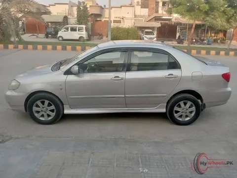2003 Toyota Corolla photo 3