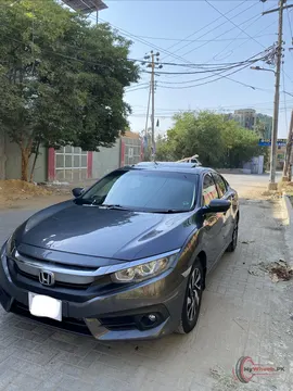 2016 Honda Civic Oriel photo 2