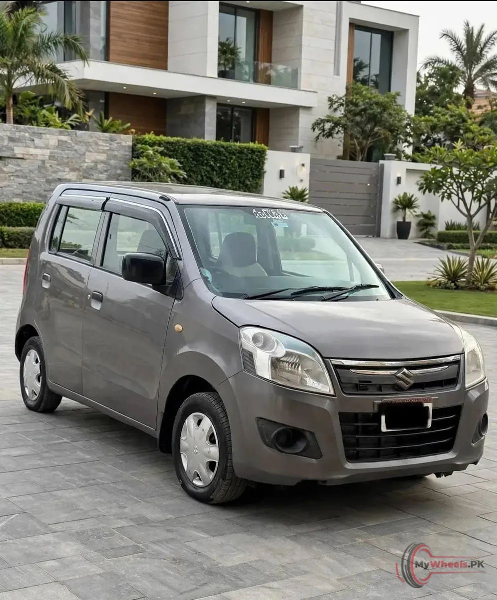 2017 Suzuki Wagon R VXL main vehicle photo