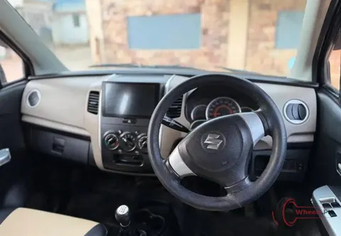 2017 Suzuki Wagon R VXL photo 2