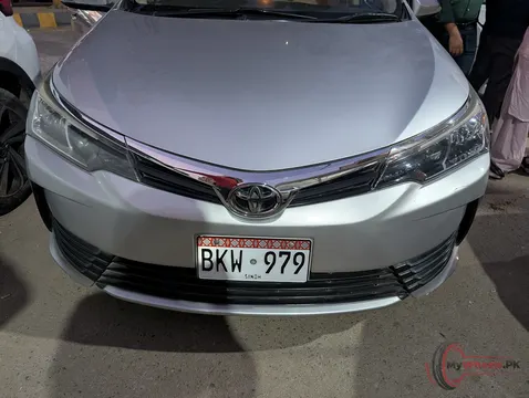 2017 Toyota Corolla ALTIS 1.6 photo 1