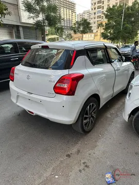 2025 Suzuki Swift photo 2