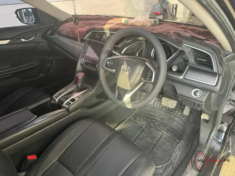 2018 Honda Civic Oriel photo 6