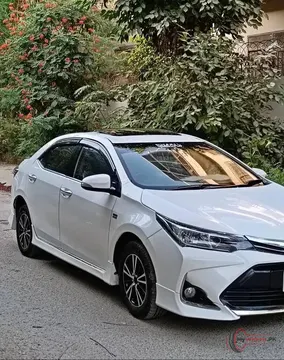 2015 Toyota Corolla Altis Grande X CVT-i 1.8 photo 4