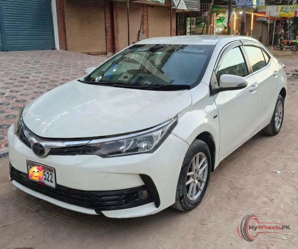 2017 Toyota Corolla main vehicle photo