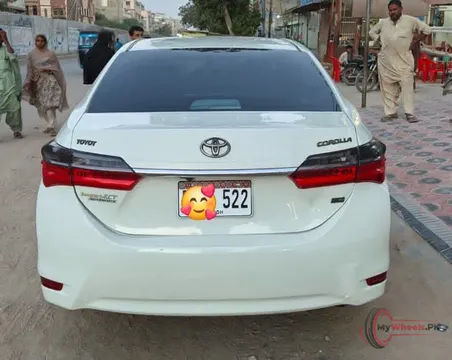 2017 Toyota Corolla photo 2