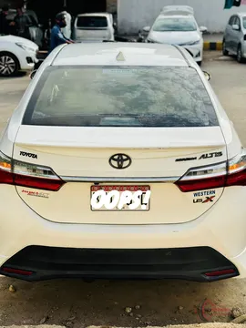 2017 Toyota Corolla ALTIS 1.6 X CVT-i photo 3