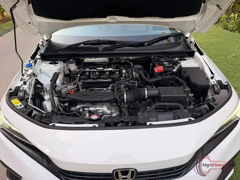2025 Honda Civic photo 4
