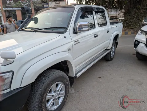 2002 Toyota HILUX TIGER photo 3