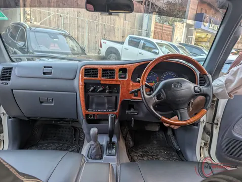 2002 Toyota HILUX TIGER photo 5
