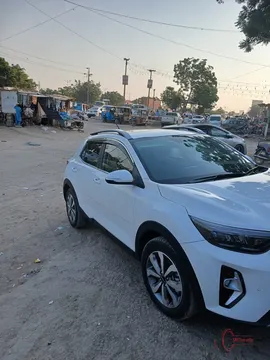 2025 KIA Stonic EX+ photo 3