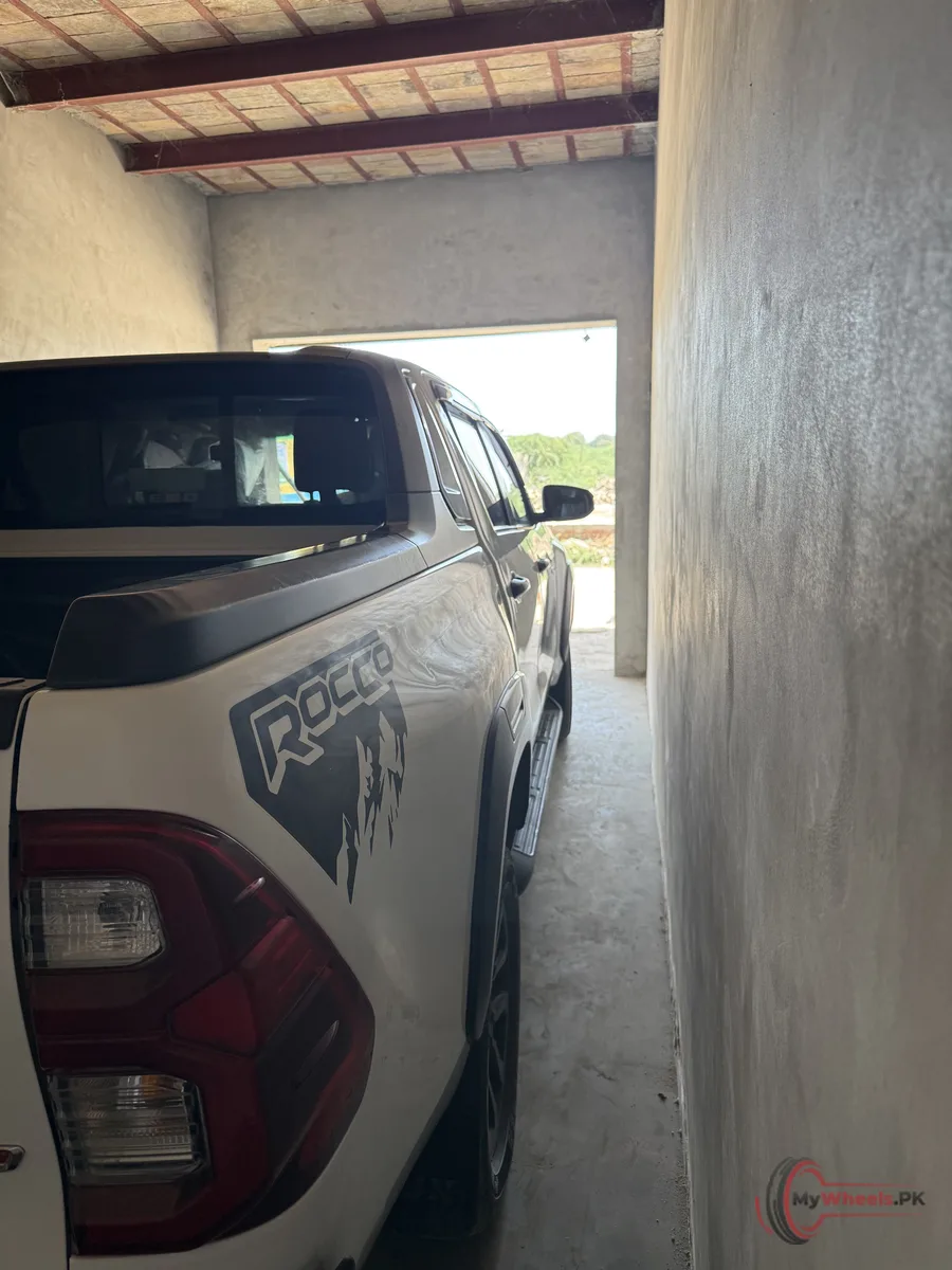 2023 Toyota HILUX REVO ROCCO