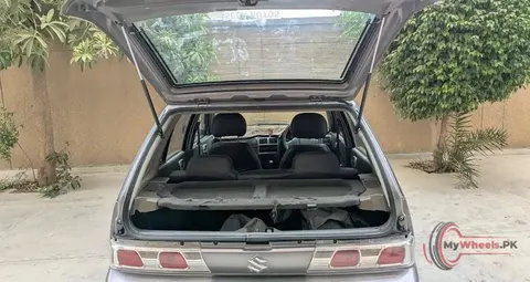 2015 Suzuki Cultus photo 4