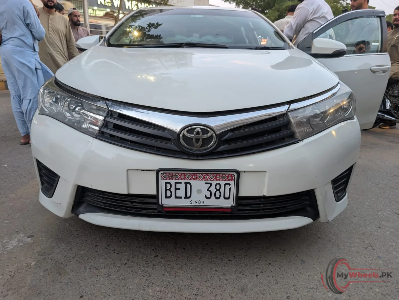2015 Toyota Corolla GLI AUTOMATIC 1.3 VVTi main vehicle photo